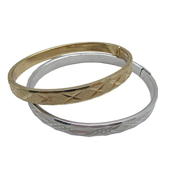 Set of 2 Vintage Gold Silver Tone Diamond Cut Hinge Snap Close Bangle Bracelets - Picture 8 of 9